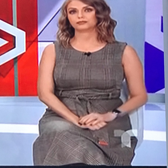 Calvin Klein
Belted Stretch Midi Dress - Picture 4 of 13